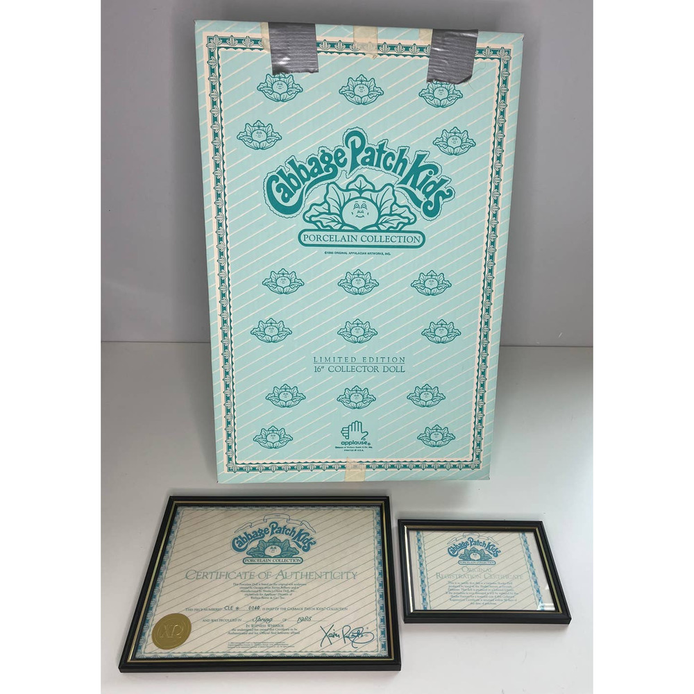 Cabbage Patch Vintage 1985 In Original Box Porcelain Doll CLE 0040